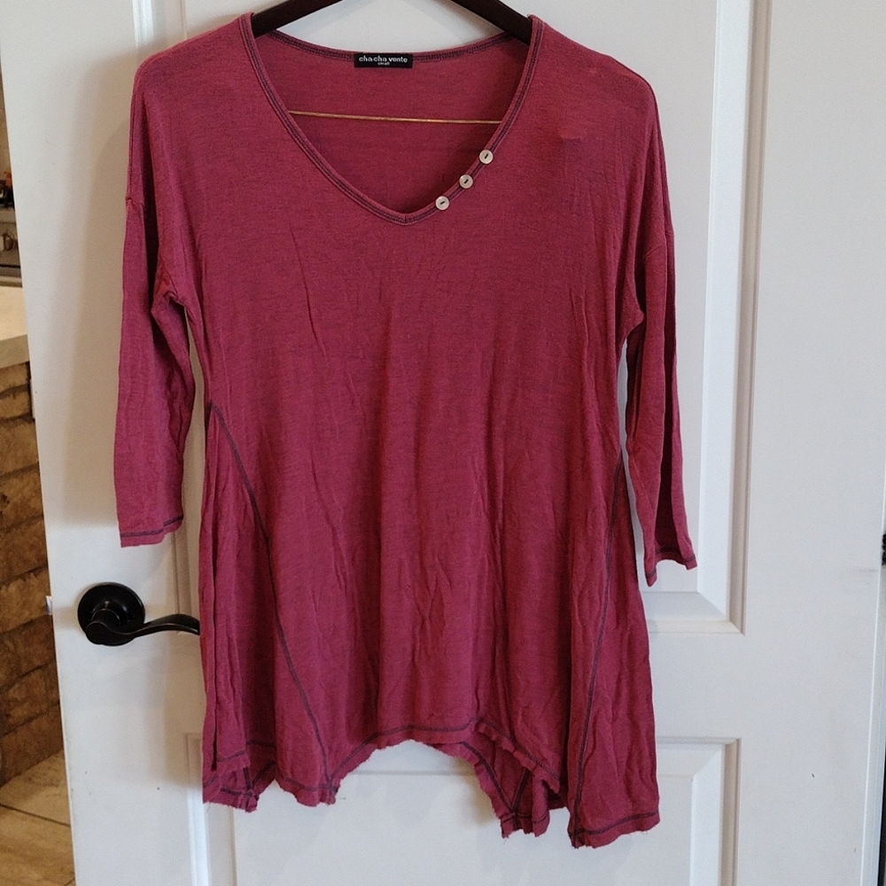 Cha Cha Vente Size Small Polyester Blend Top. Flowing Tunic Style 3/4 Sleeves.